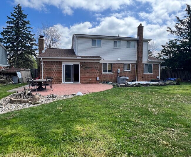 Building Photo - 4033 Ramblewood Dr