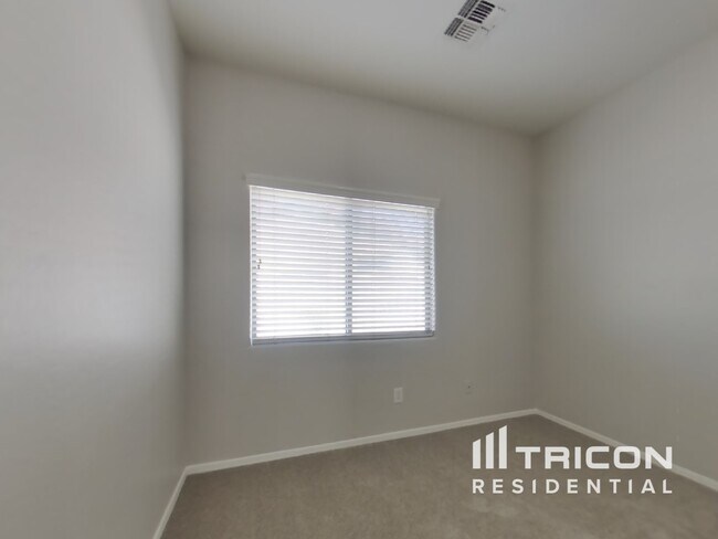 Building Photo - 8809 W Gardenia Ave