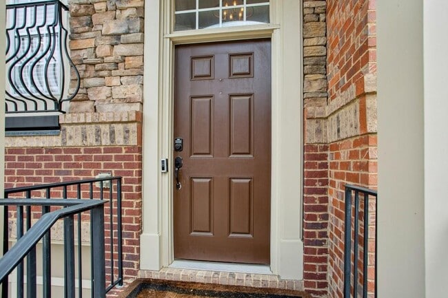 Building Photo - 346 Ardmore Ct NW