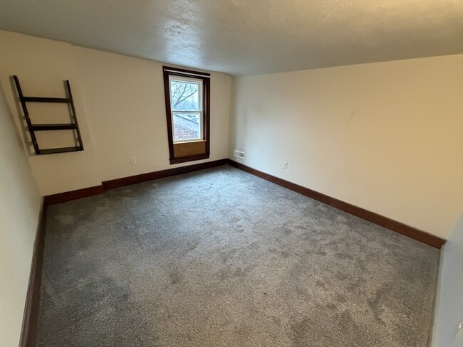 Building Photo - 34 N Lee St