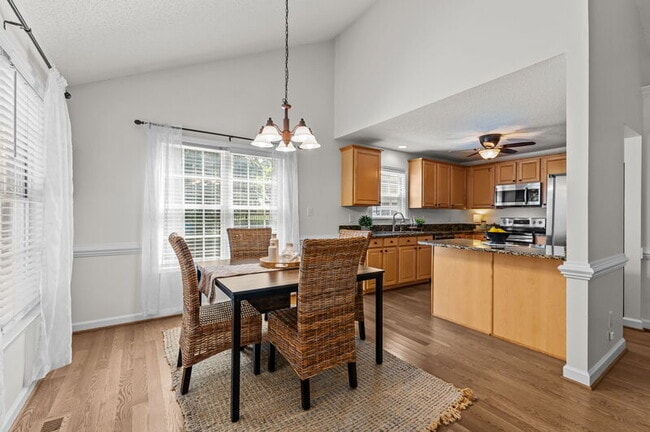 Building Photo - 11924 Larka Ct