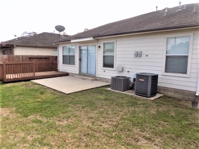 Building Photo - 651 Cypresswood Trce