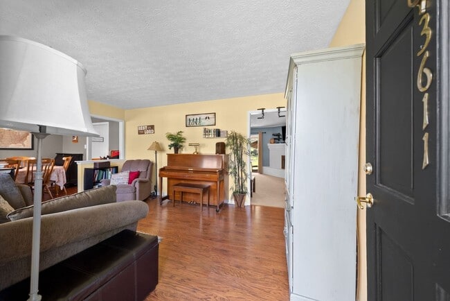 Building Photo - 3611 Bahama Dr