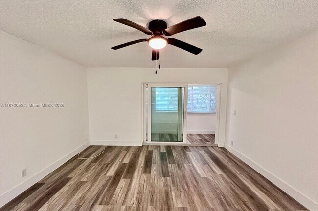 Building Photo - 805 SW 30th St