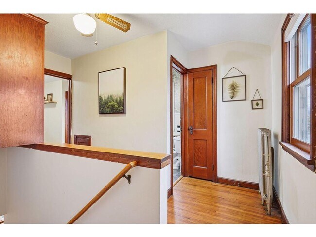 Building Photo - 1705 Ivy Ave E