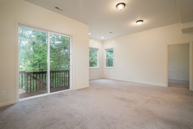 Building Photo - 4920 SW Slavin Rd