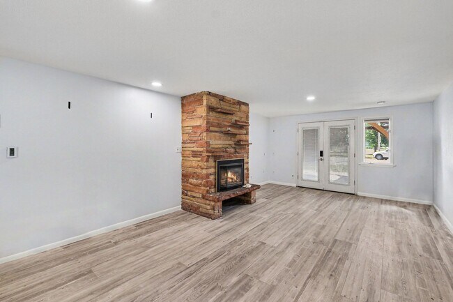 Building Photo - Remodeled 4-Bedroom Home on Corner Lot