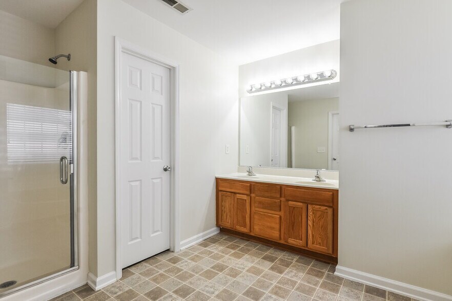 Building Photo - 3771 Burtons Barn St