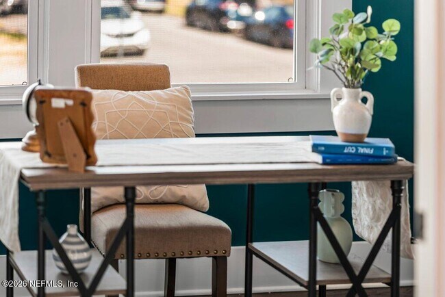 Building Photo - 2843 Oak St