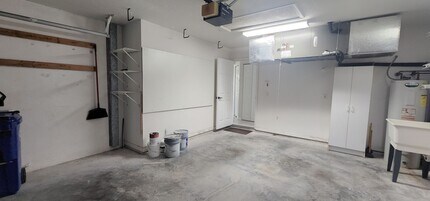 Building Photo - BEAUTIFUL 2/2 IN CATALINA OAKS- VERO BEACH