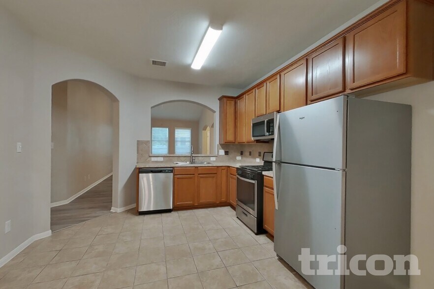 Building Photo - 16207 Augusta Oaks Court