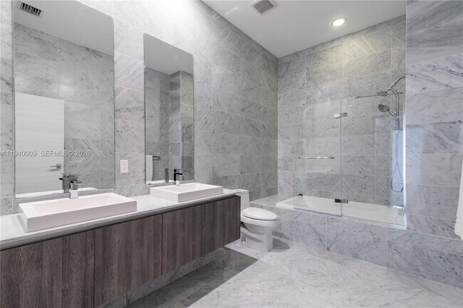 Building Photo - 801 S Miami Ave