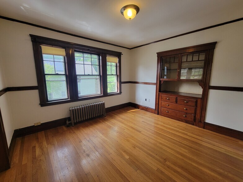 Building Photo - 108 Bourne St