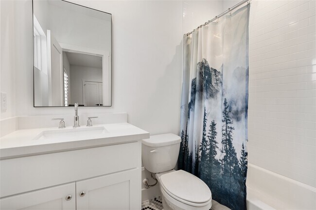 Building Photo - 802 Aurora St