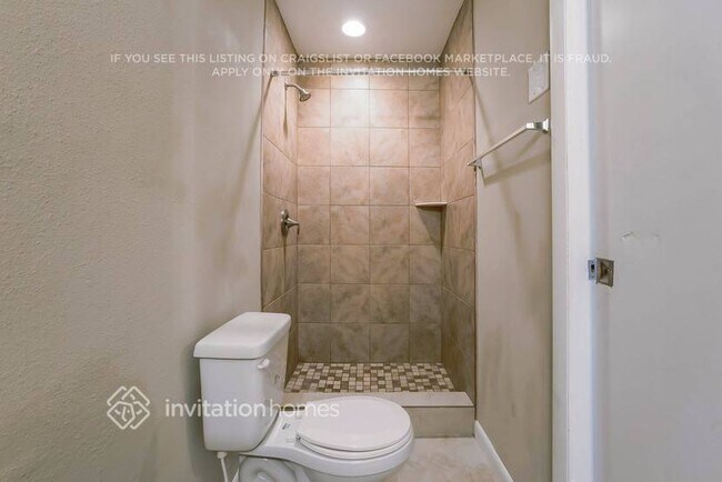 Building Photo - 506 E Hilda Dr
