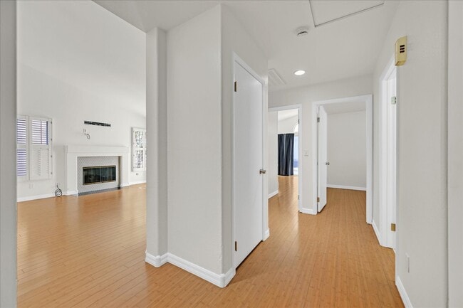 Building Photo - 313 Montcliff Ave