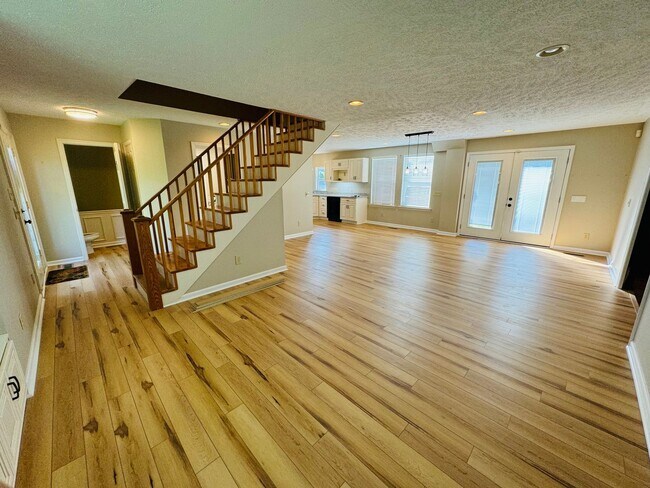 Building Photo - 2015 Franklin Rd