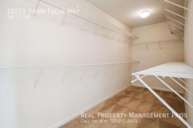 Building Photo - 12033 Dawn Falls Way