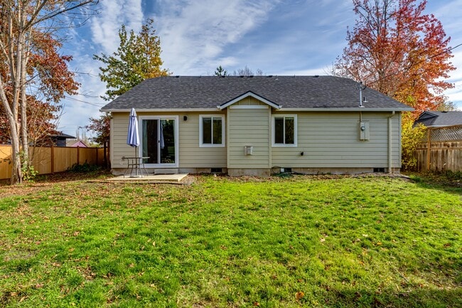 Building Photo - 1526 McKinley St