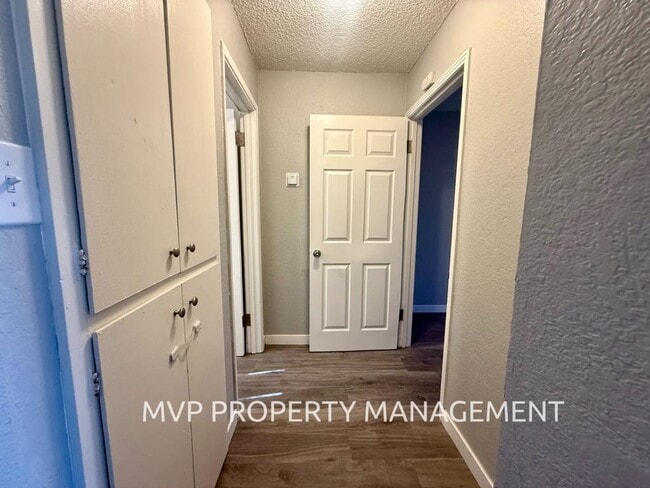 Building Photo - 444 Dodge Ave