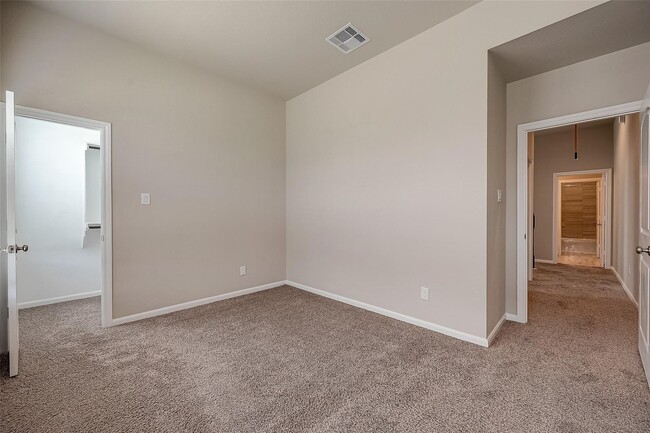 Building Photo - 2559 Terrace Point Dr