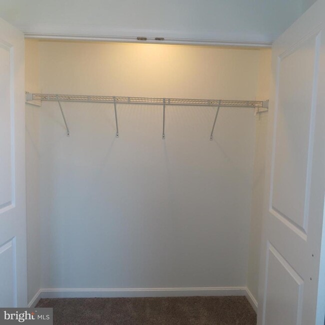 Building Photo - 228 Rowe Ave