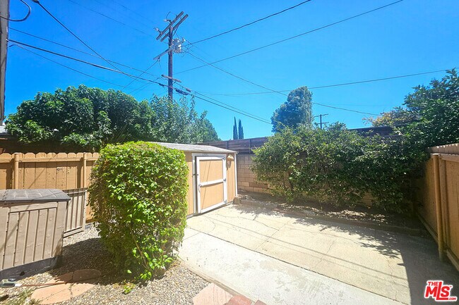 Building Photo - 6946 Jellico Ave