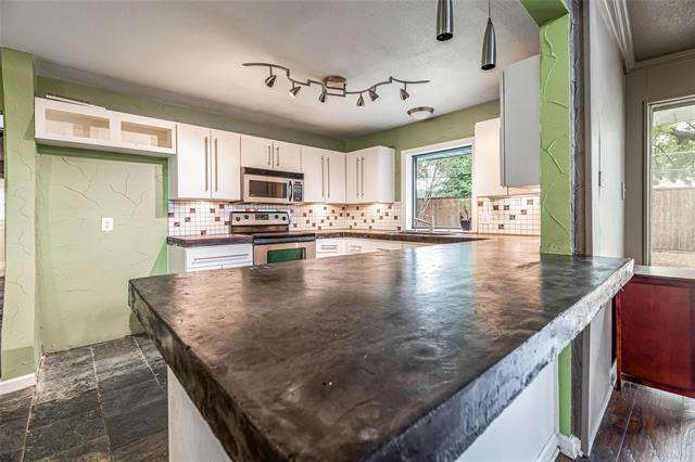 Building Photo - 7111 Wild Valley Dr