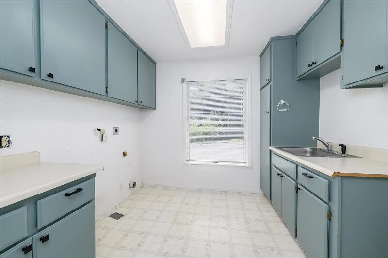 Building Photo - 4065 Yosemite Pl