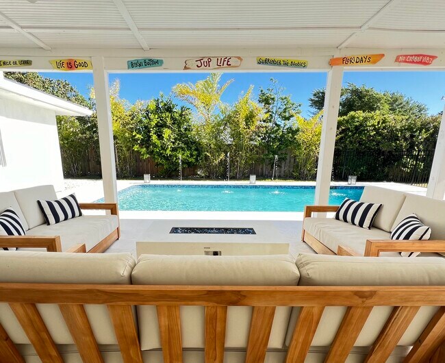 Building Photo - 9 W Riverside Dr