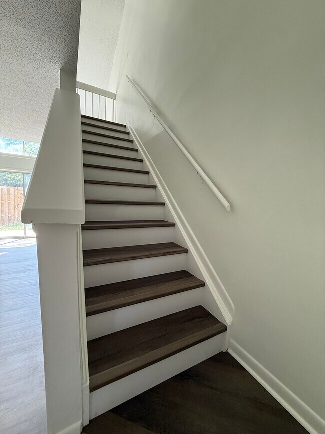 Building Photo - 6115 Heathstone Ln