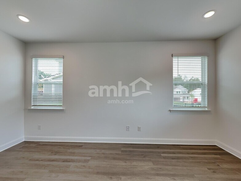 Building Photo - 1016 Bevington Dr