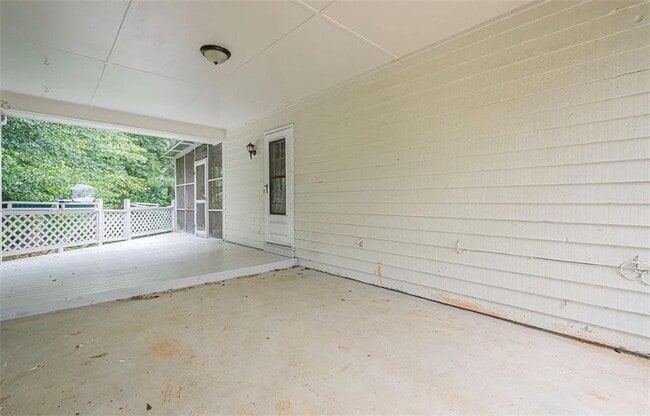 Building Photo - 960 Old Canton Rd
