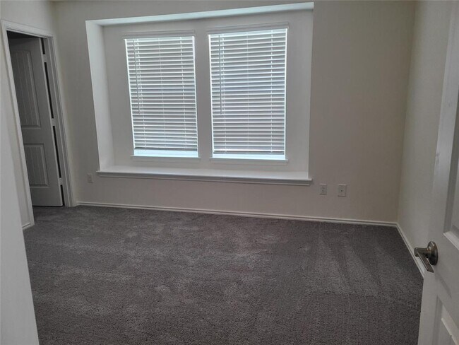 Building Photo - 4465 Acerno St