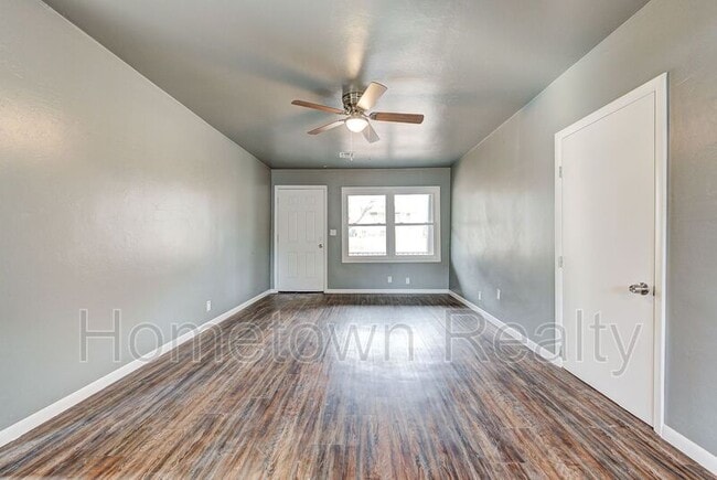 Building Photo - 1103 N Louisa Ave