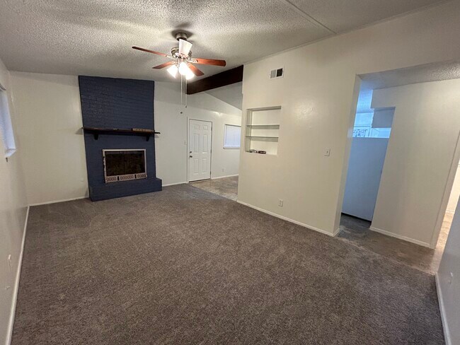 Building Photo - 963 E Humphreys St