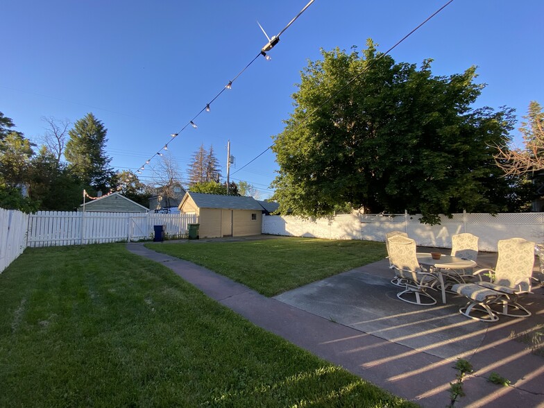 Building Photo - 319 E Baldwin Ave