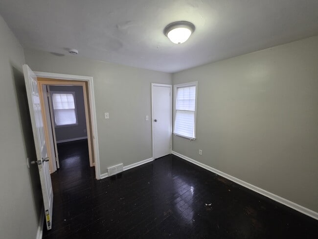 Building Photo - 8639 Minock St