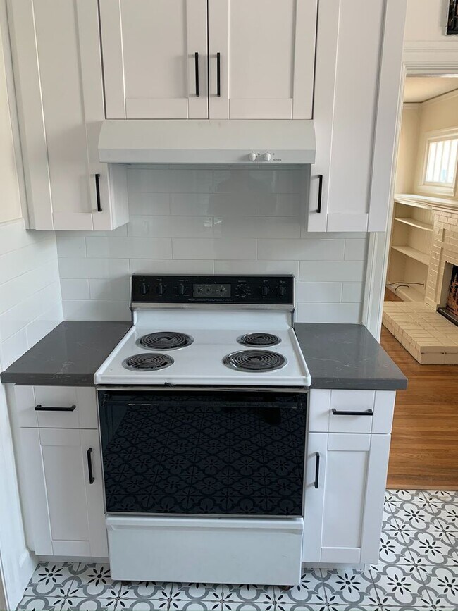 Building Photo - Updated, One of a Kind 2 Bed / 1 Bath Home...