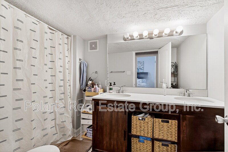 Building Photo - 1201 St Peter St