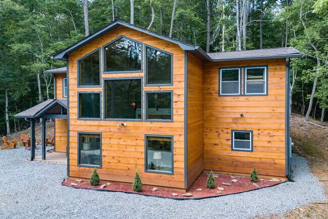 Building Photo - 43 Medina Ct