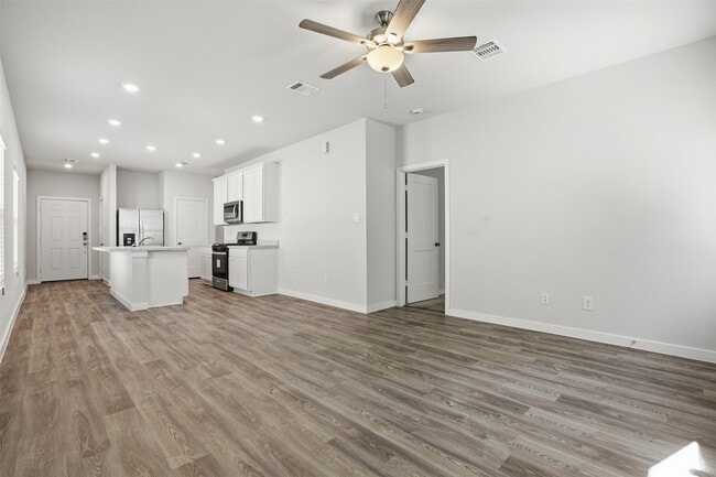 Building Photo - 16994 Pandora Wy