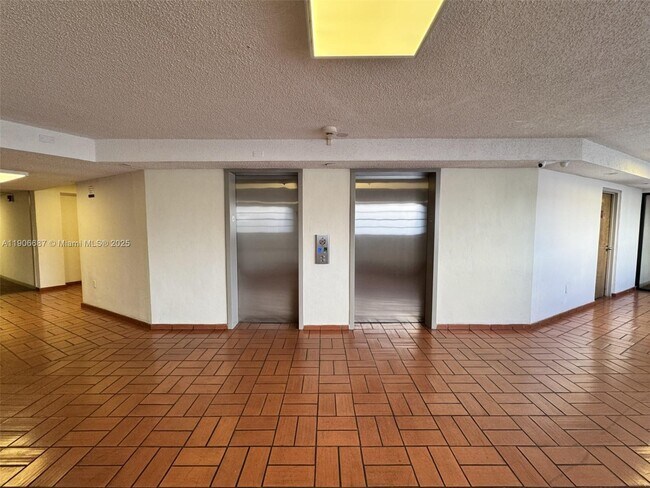 Building Photo - 5800 SW 127th Ave