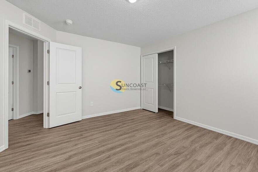 Building Photo - 6473 Sweetbay Ln