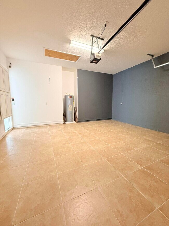 Building Photo - 14572 White Jade Terrace