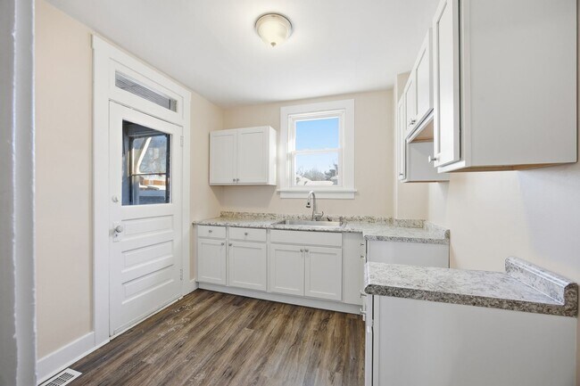 Building Photo - 1729-1729 Nevada St