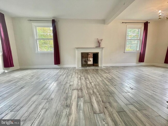 Building Photo - 8614 Ridge Rd