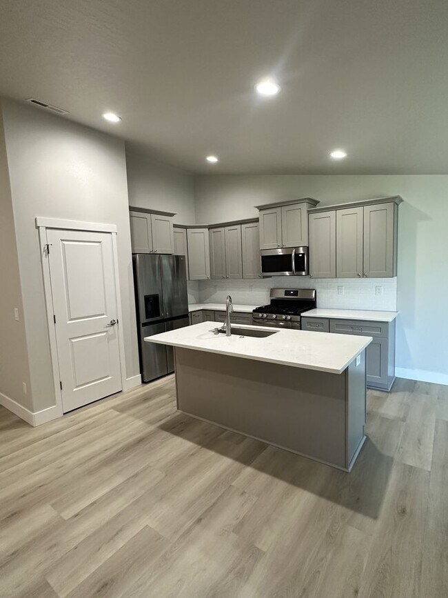 Building Photo - Beautiful 3-Bedroom, 2 Bath Home in Pasco!