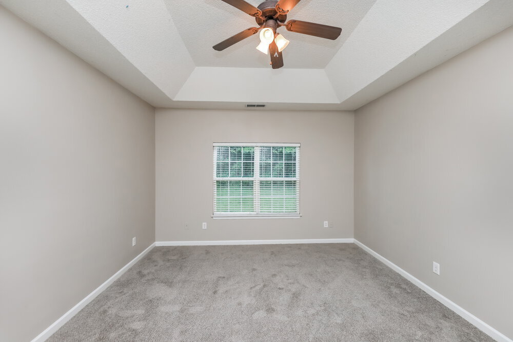 Building Photo - 229 Oakview Dr