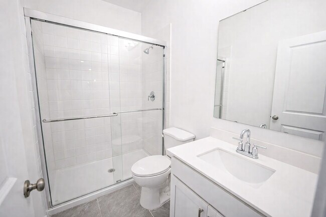Building Photo - 154 Kingswood Cir